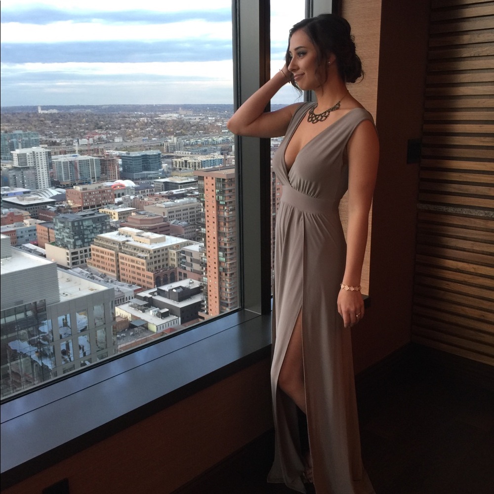 Long sleek tan dress - Picture 3 of 3